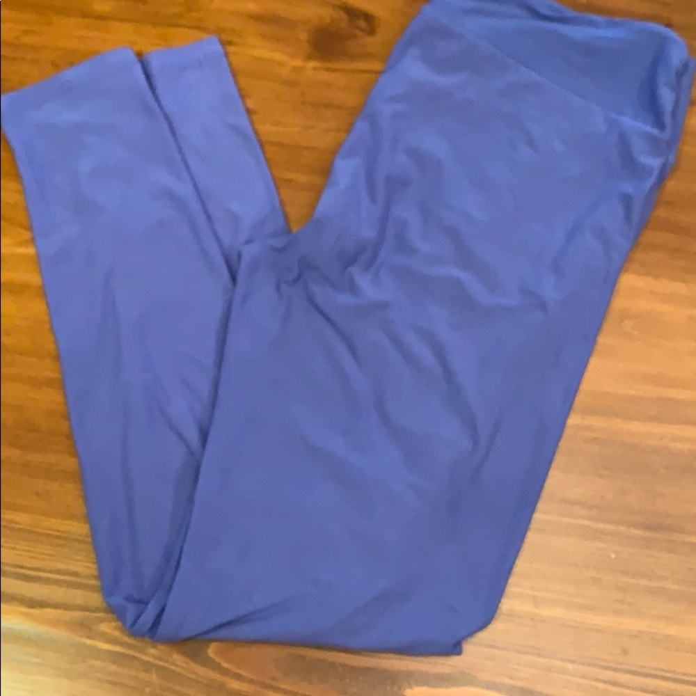 Lularoe tall and curvy leggings lavender color
